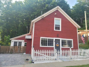 The Cozy Red cottage